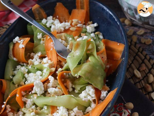 Insalata con feta, cetrioli e carote - Preparazione tappa 7