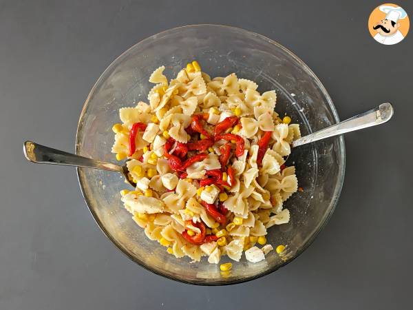 Pasta fredda con peperoni, mais e mozzarella - Preparazione tappa 5