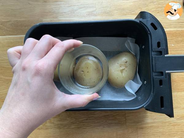 Patate schiacciate (Smashed potatoes) in friggitrice ad aria - Preparazione tappa 2