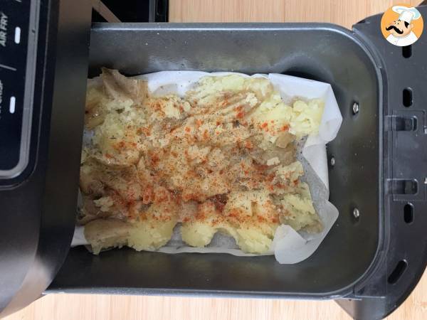 Patate schiacciate (Smashed potatoes) in friggitrice ad aria - Preparazione tappa 3
