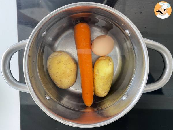 Insalata russa con tonno e maionese fatta in casa - Preparazione tappa 1