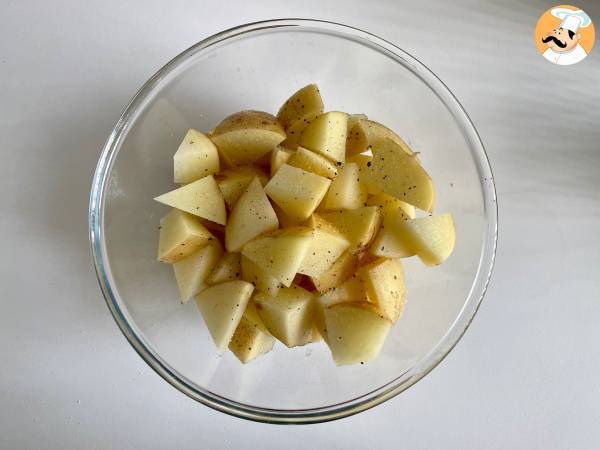 Patate in friggitrice ad aria: croccanti e saporite! - Preparazione tappa 2