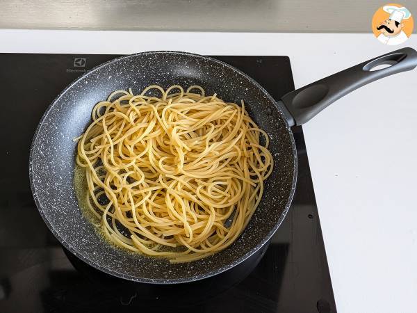 Frittata di pasta in friggitrice ad aria - Preparazione tappa 3