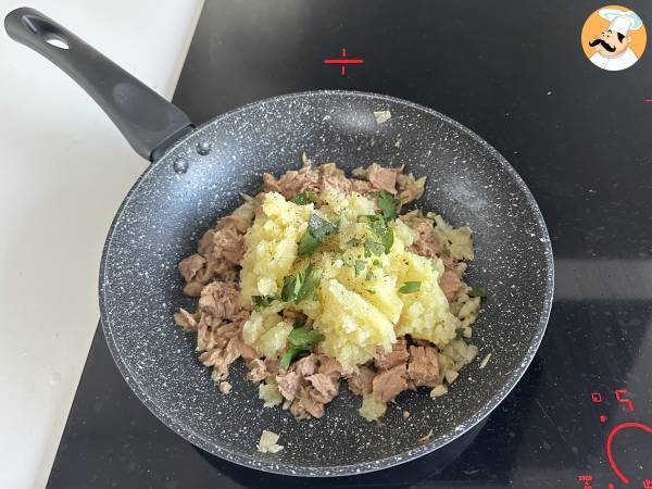 Polpette di tonno in friggitrice ad aria: un antipasto sfizioso e velocissimo da preparare! - Preparazione tappa 3