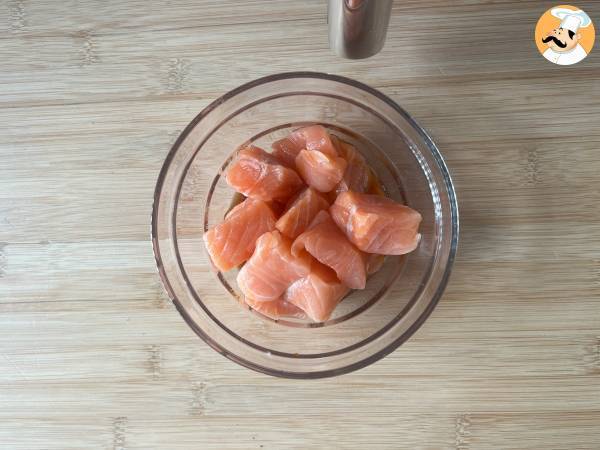 Bocconcini di salmone in friggitrice ad aria con marinatura asiatica - Preparazione tappa 2