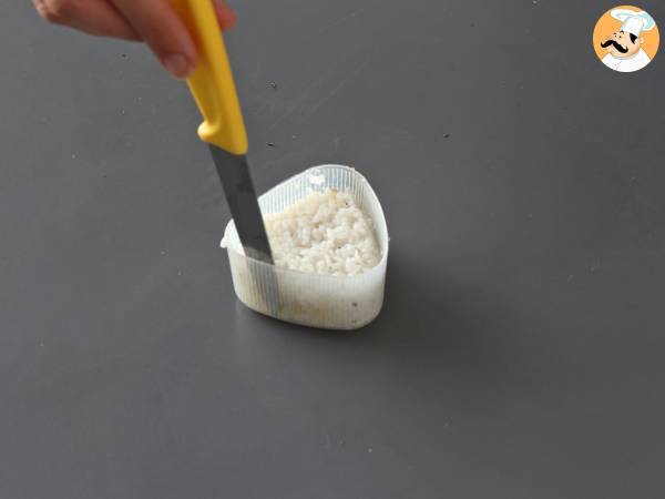Onigiri al tonno: la ricetta giapponese おにぎり - Preparazione tappa 8