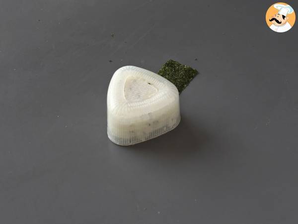 Onigiri al tonno: la ricetta giapponese おにぎり - Preparazione tappa 9