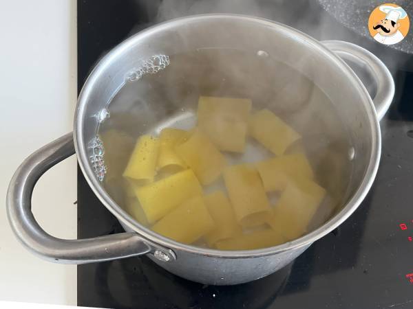 Pasta con crema di ricotta e basilico - Preparazione tappa 1