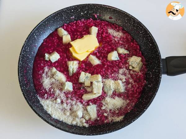 Risotto alla barbabietola e gorgonzola: un’esplosione di colore e sapori intensi - Preparazione tappa 7