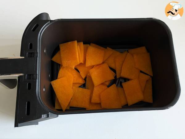 Chips di zucca in friggitrice ad aria: leggere e gustose - Preparazione tappa 3