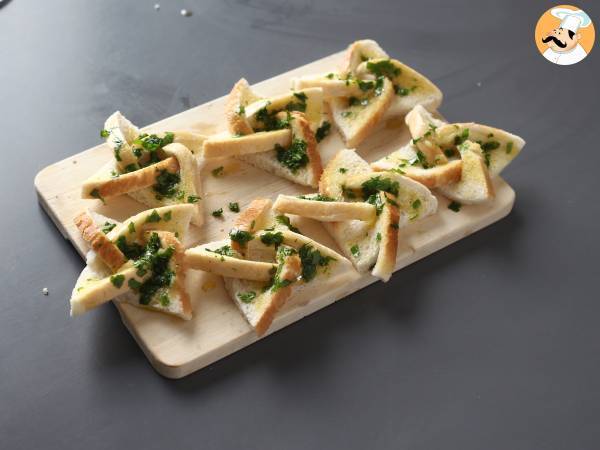 Stelle di pane all'aglio, un ottimo aperitivo per le feste - Preparazione tappa 9