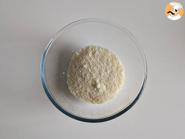 Spaghetti cacio e pepe: 3 ingredienti, un'esplosione di gusto! - Preparazione tappa 4