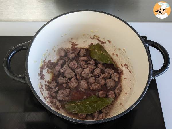 Pasta con sugo di salsiccia: un piatto semplice e dal gusto intenso - Preparazione tappa 4