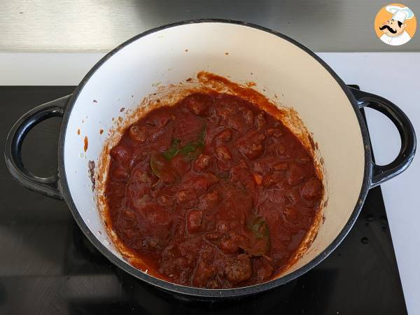 Pasta con sugo di salsiccia: un piatto semplice e dal gusto intenso - Preparazione tappa 5