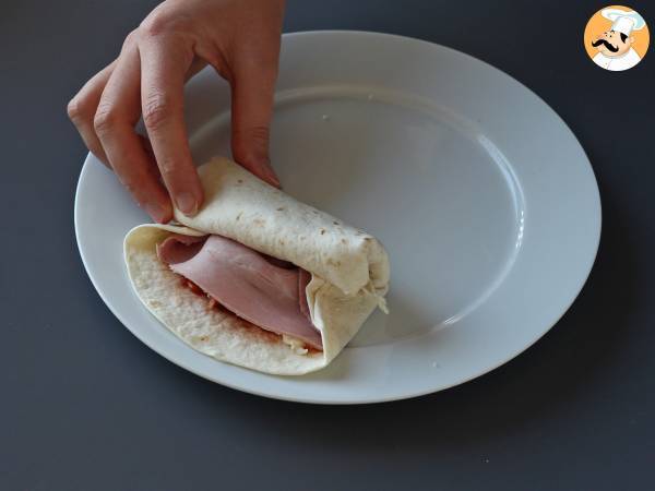 Cosa fare con le piadine? Una ricetta sfiziosa gusto pizza! - Preparazione tappa 5