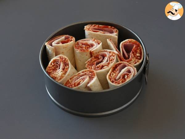 Cosa fare con le piadine? Una ricetta sfiziosa gusto pizza! - Preparazione tappa 8