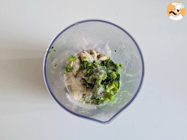 Pasta cremosa con broccoli e mandorle: un piatto facile da preparare e ricco di sapore - Preparazione tappa 4