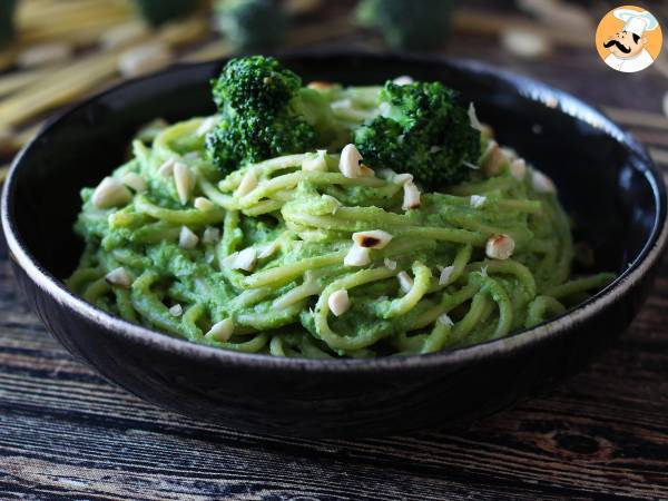 Pasta cremosa con broccoli e mandorle: un piatto facile da preparare e ricco di sapore - Preparazione tappa 10