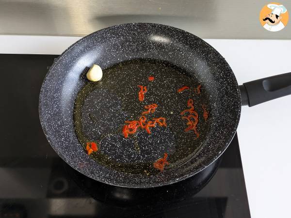 Penne all'arrabbiata: un classico italiano che scalda il cuore! - Preparazione tappa 2