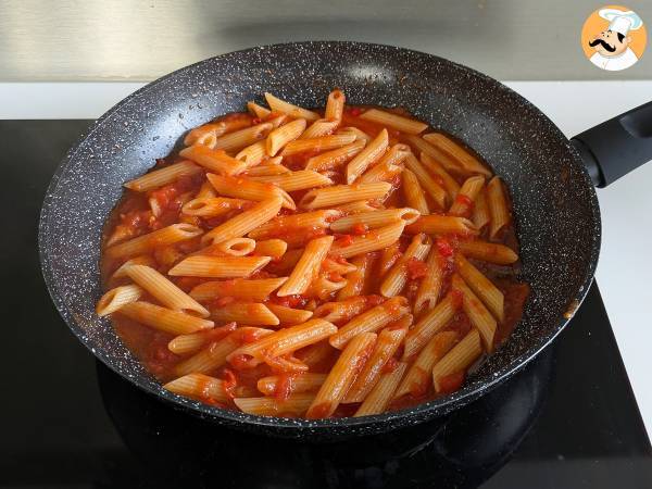 Penne all'arrabbiata: un classico italiano che scalda il cuore! - Preparazione tappa 5