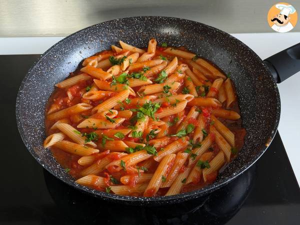 Penne all'arrabbiata: un classico italiano che scalda il cuore! - Preparazione tappa 6