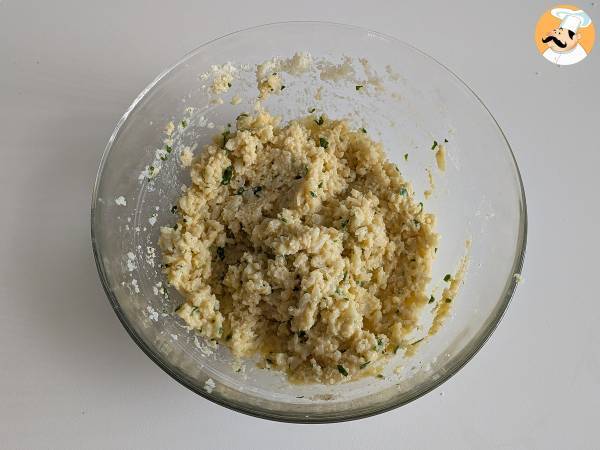 Polpette di cavolfiore in friggitrice ad aria: la ricetta economica e vegetariana - Preparazione tappa 5
