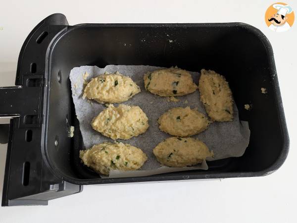 Polpette di cavolfiore in friggitrice ad aria: la ricetta economica e vegetariana - Preparazione tappa 7