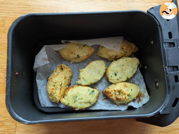 Polpette di cavolfiore in friggitrice ad aria: la ricetta economica e vegetariana - Preparazione tappa 8