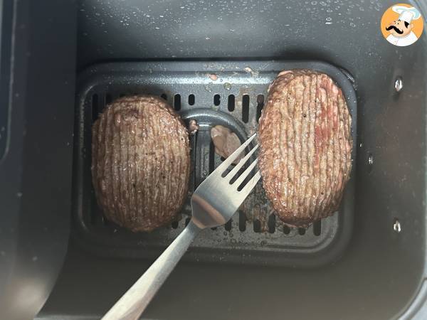 Hamburger in friggitrice ad aria: pronti in pochissimi minuti! - Preparazione tappa 2