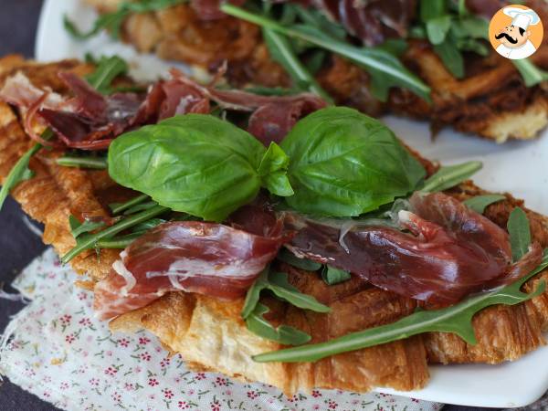 Croffle gourmet: un'esplosione di sapori con confettura di fichi, caprino e prosciutto crudo! - Preparazione tappa 5