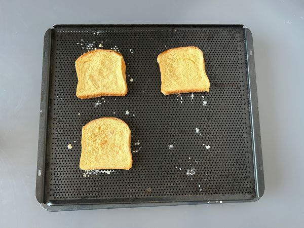 Torrijas in friggitrice ad aria con pan brioche: il dolce spagnolo che diventa ancora più goloso - Preparazione tappa 5