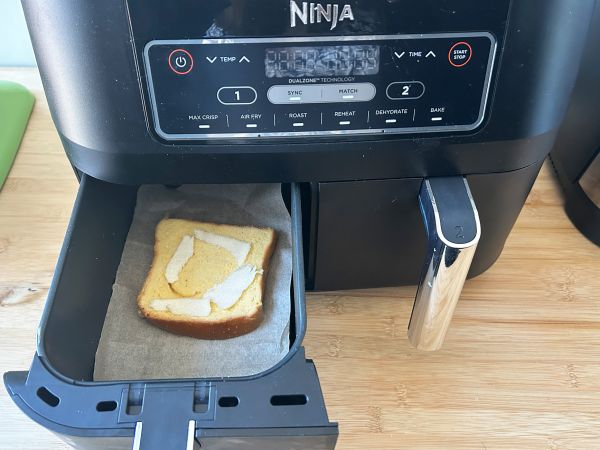 Torrijas in friggitrice ad aria con pan brioche: il dolce spagnolo che diventa ancora più goloso - Preparazione tappa 6