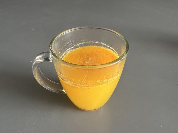 Ginger Shot: ricetta semplice, naturale e potente per rafforzare l’immunità e ritrovare energia - Preparazione tappa 3