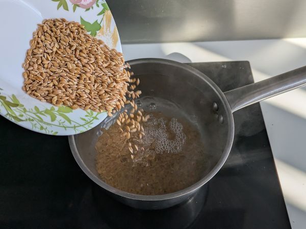 Insalata di farro e tonno: ricetta leggera, gustosa e perfetta tutto l’anno - Preparazione tappa 1