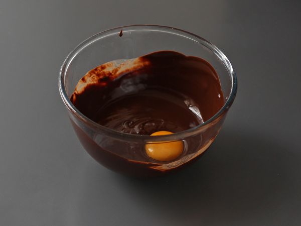 La mousse al cioccolato perfetta: ultra golosa con un pizzico di sale - Preparazione tappa 3