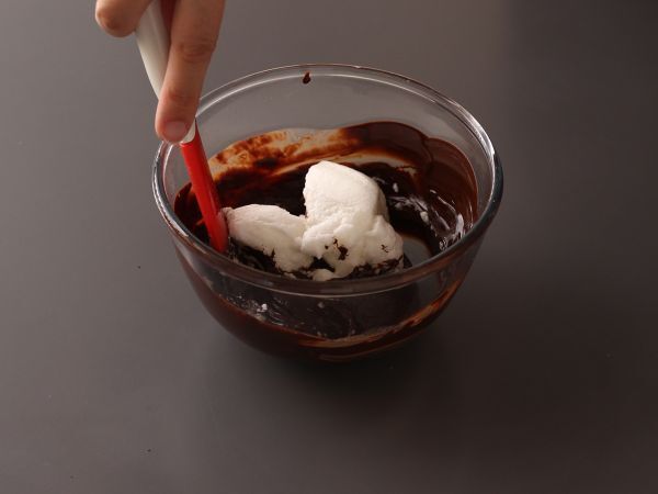 La mousse al cioccolato perfetta: ultra golosa con un pizzico di sale - Preparazione tappa 4