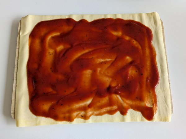 Girelle di sfoglia in friggitrice ad aria: ricetta facile e veloce - Preparazione tappa 2