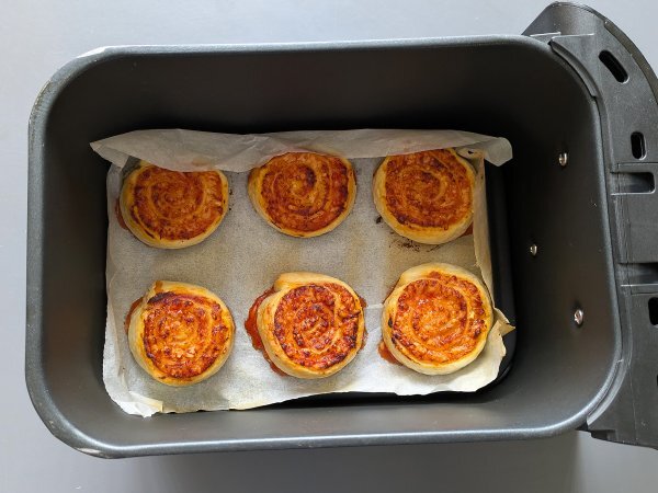 Girelle di sfoglia in friggitrice ad aria: ricetta facile e veloce - Preparazione tappa 7