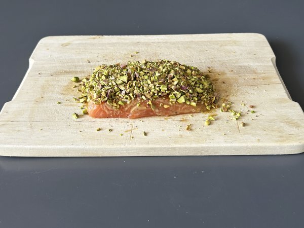 Salmone in crosta di pistacchi: ricetta leggera, veloce e raffinata - Preparazione tappa 4
