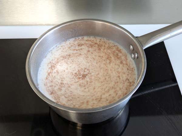 Polenta cremosa perfetta: ricetta facile per un piatto morbido e saporito - Preparazione tappa 1