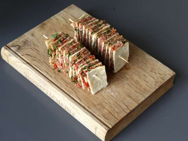 Spiedini di Lavash kebab in friggitrice ad aria, la ricetta facile da preparare con le piadine! - Preparazione tappa 9