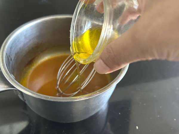 Carpaccio di capesante con vinaigrette agrumata e pistacchi: antipasto elegante e veloce - Preparazione tappa 3