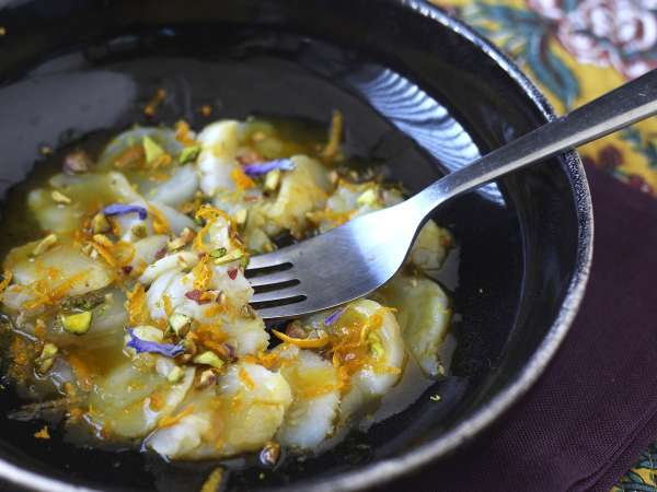 Carpaccio di capesante con vinaigrette agrumata e pistacchi: antipasto elegante e veloce - Preparazione tappa 4