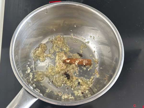 Chutney di mango fatto in casa: ricetta originale indiana per carni e formaggi - Preparazione tappa 3