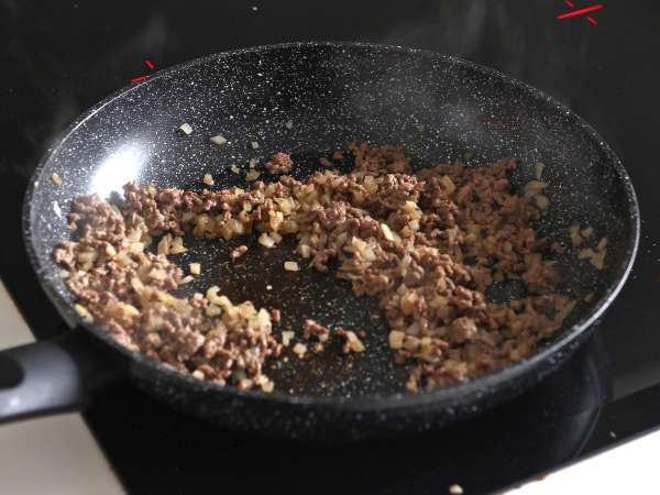 Nachos conditi: l'idea veloce per un apericena da leccarsi le dita - Preparazione tappa 2