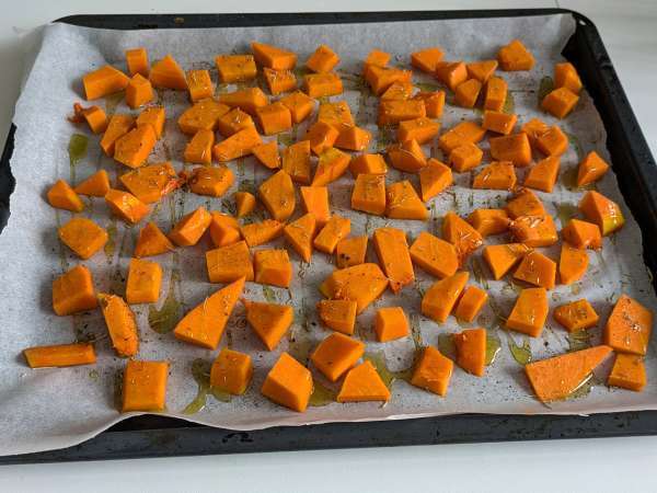 Polpettone di zucca con funghi e scamorza filante: ricetta gustosa e facile al forno - Preparazione tappa 1