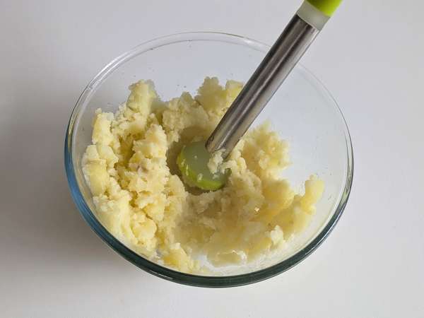 Polpettone di zucca con funghi e scamorza filante: ricetta gustosa e facile al forno - Preparazione tappa 2