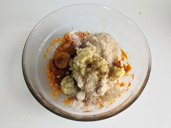 Polpettone di zucca con funghi e scamorza filante: ricetta gustosa e facile al forno - Preparazione tappa 5