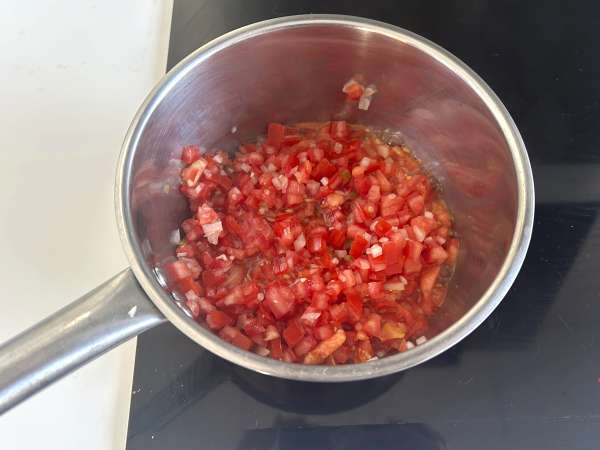 Huevos rancheros: l'iconica e gustosa ricetta messicana - Preparazione tappa 3