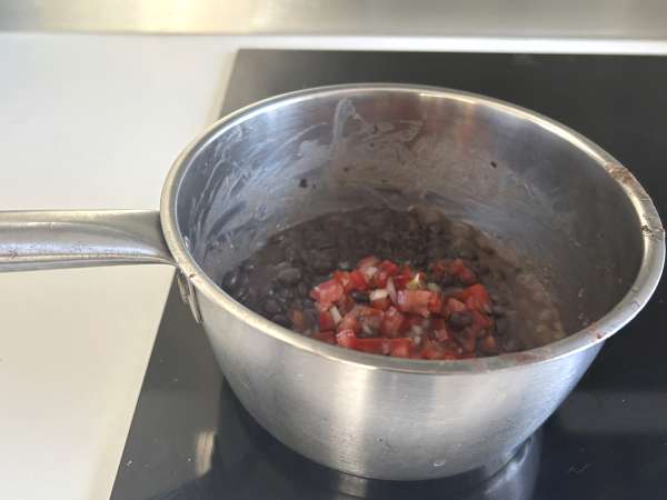 Huevos rancheros: l'iconica e gustosa ricetta messicana - Preparazione tappa 6